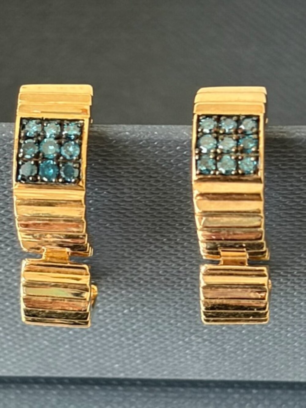 Rarities Carol Brodie Genuine BLUE Diamond Hugger Hoop Earrings NWT - Picture 10 of 16